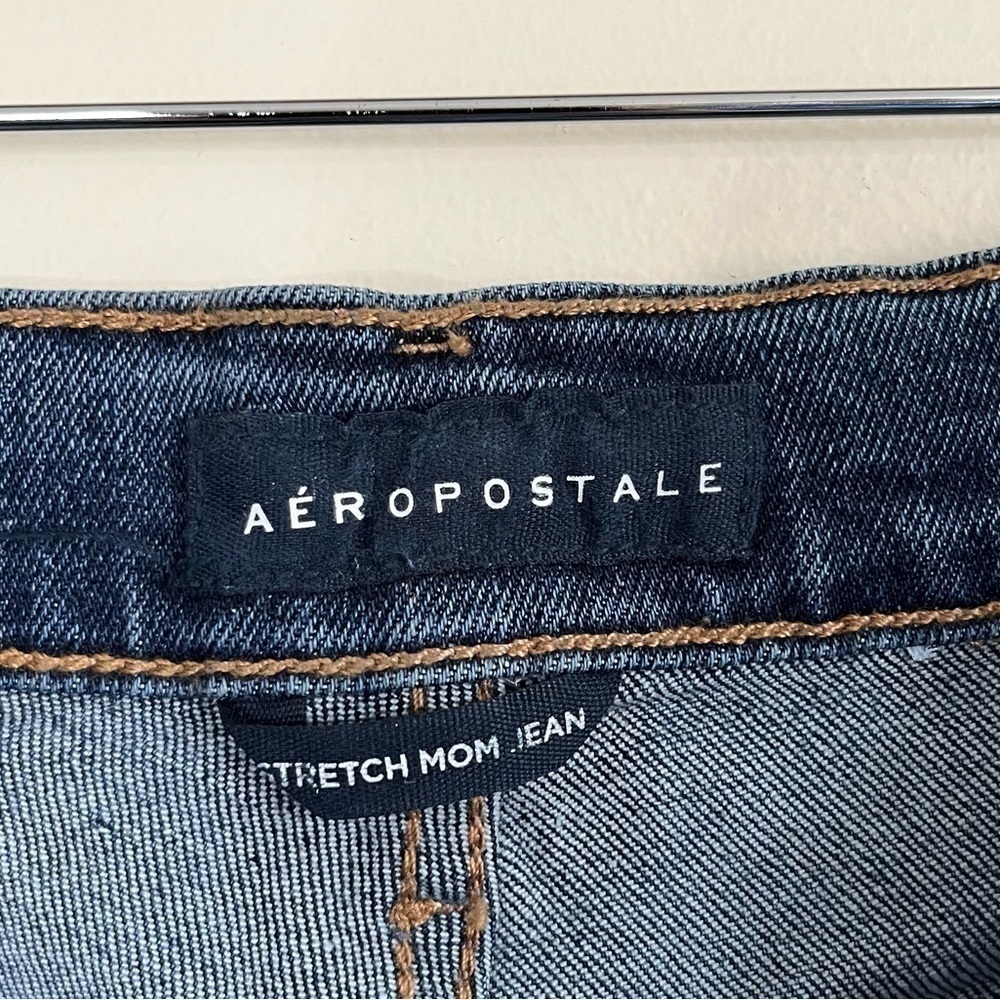 Aeropostale distressed stretch mom jeans - Picture 4 of 5